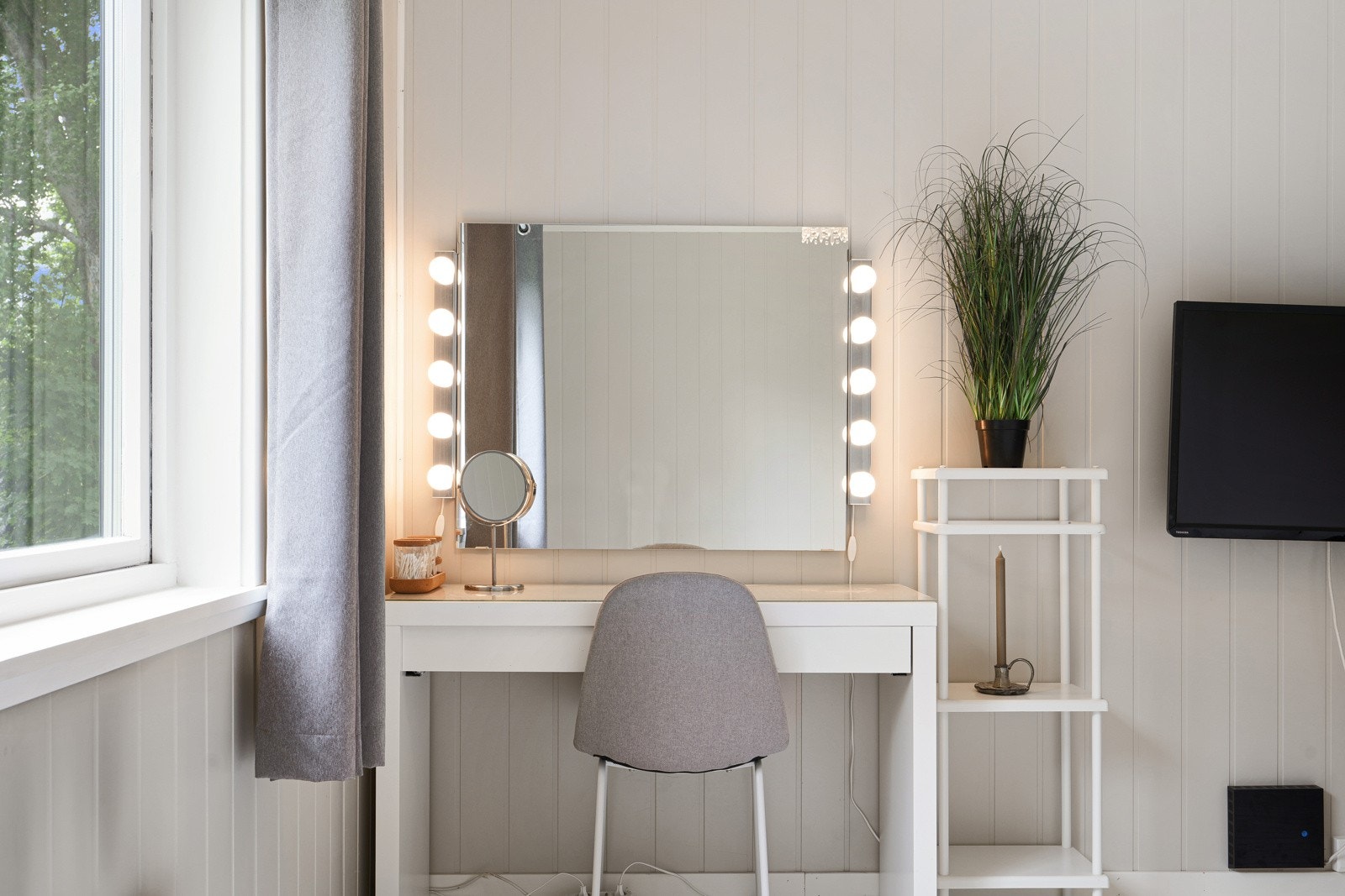 Her kan man gjøre seg klar til hverdag og til fest. Galleribilde