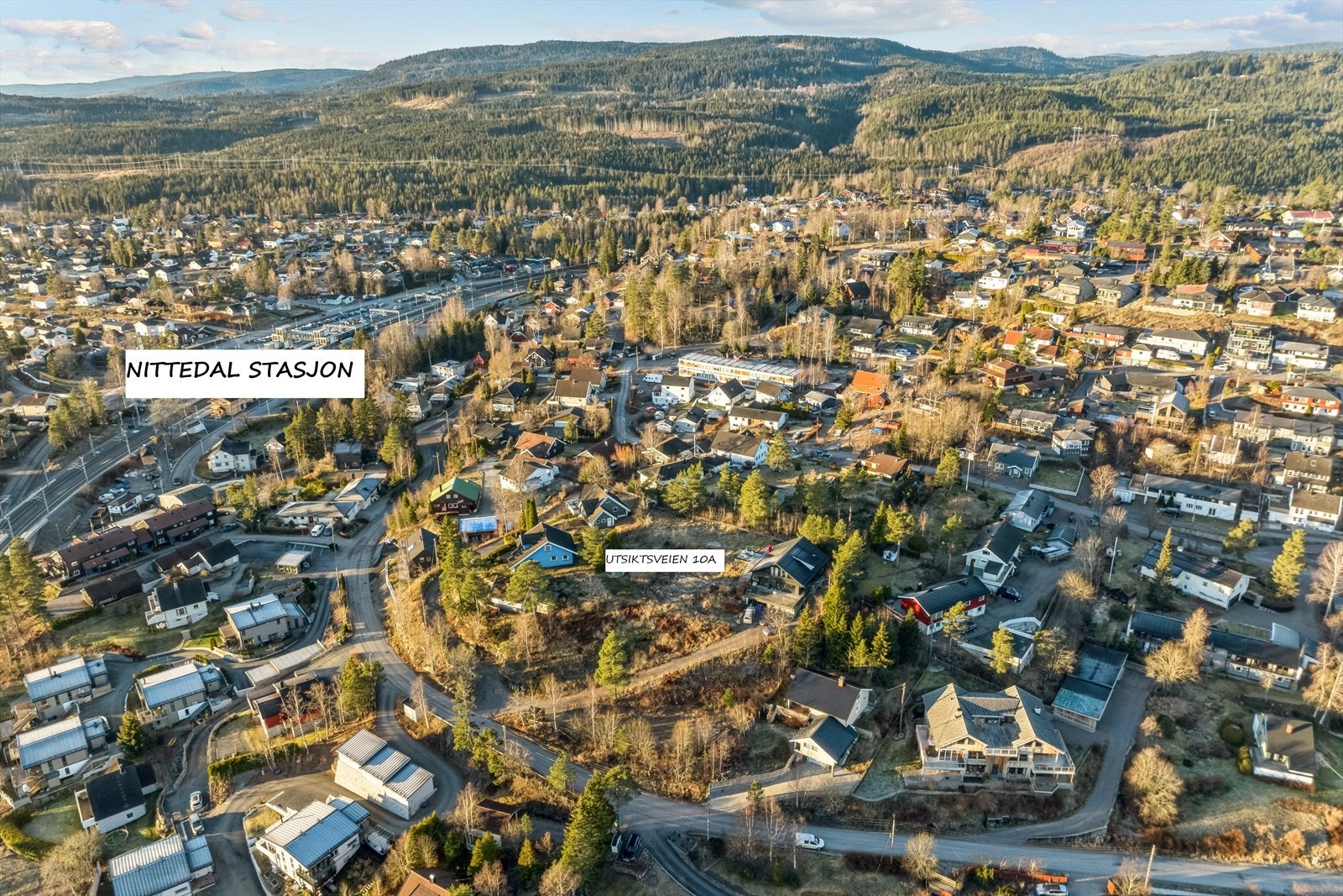 Sentral beliggenhet med kun få minutters gang til Nittedal stasjon, matbutikk og marka. Galleribilde