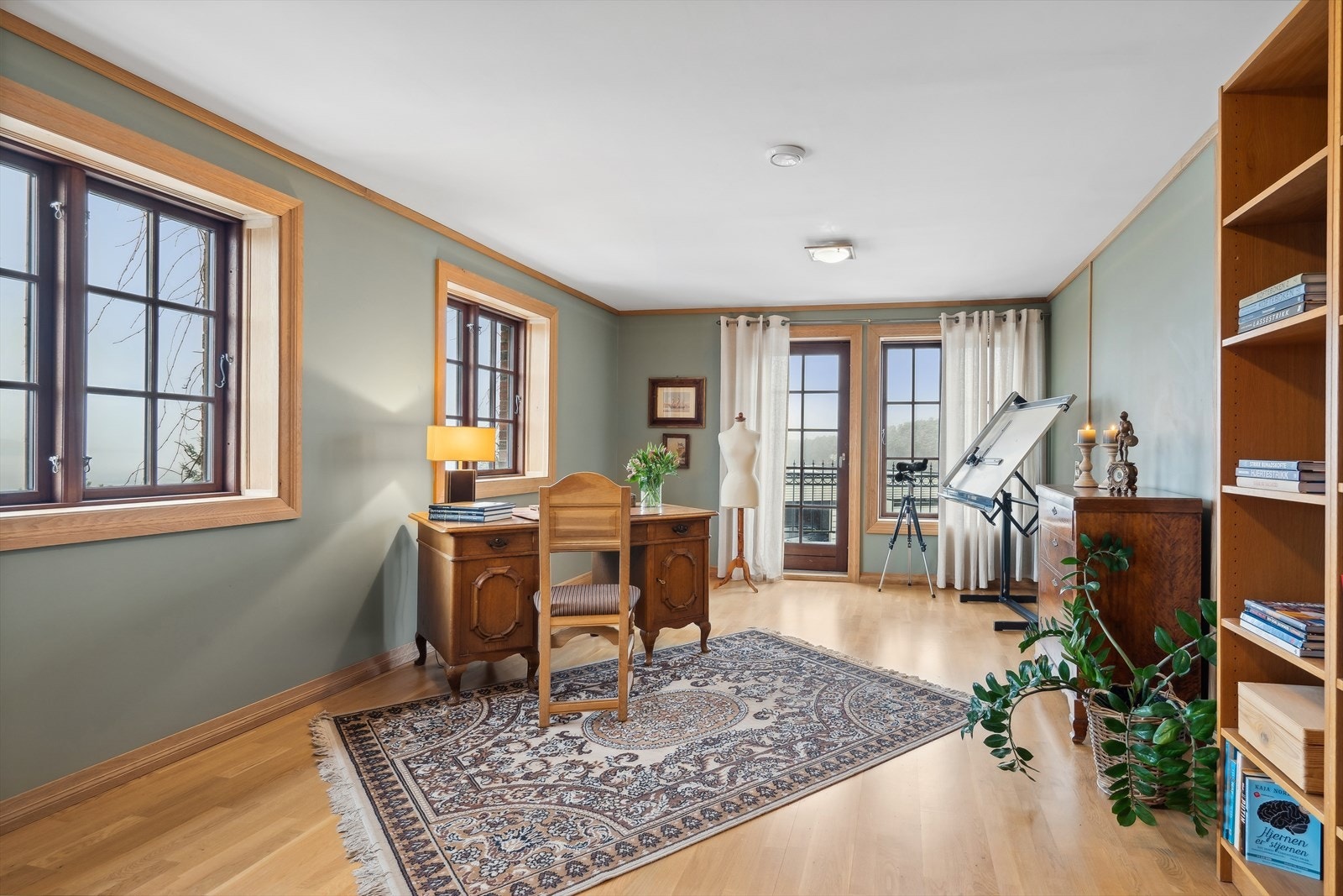 Kontor/soverom 2. etg. med utgang balkong. Galleribilde