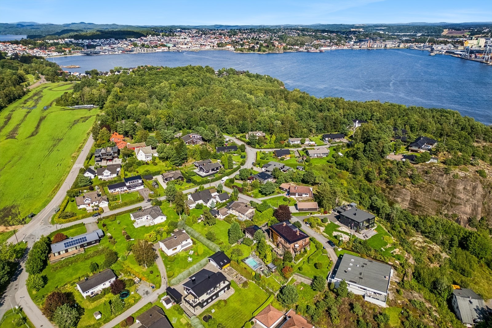 Kort vei til byen og sjøen. Galleribilde