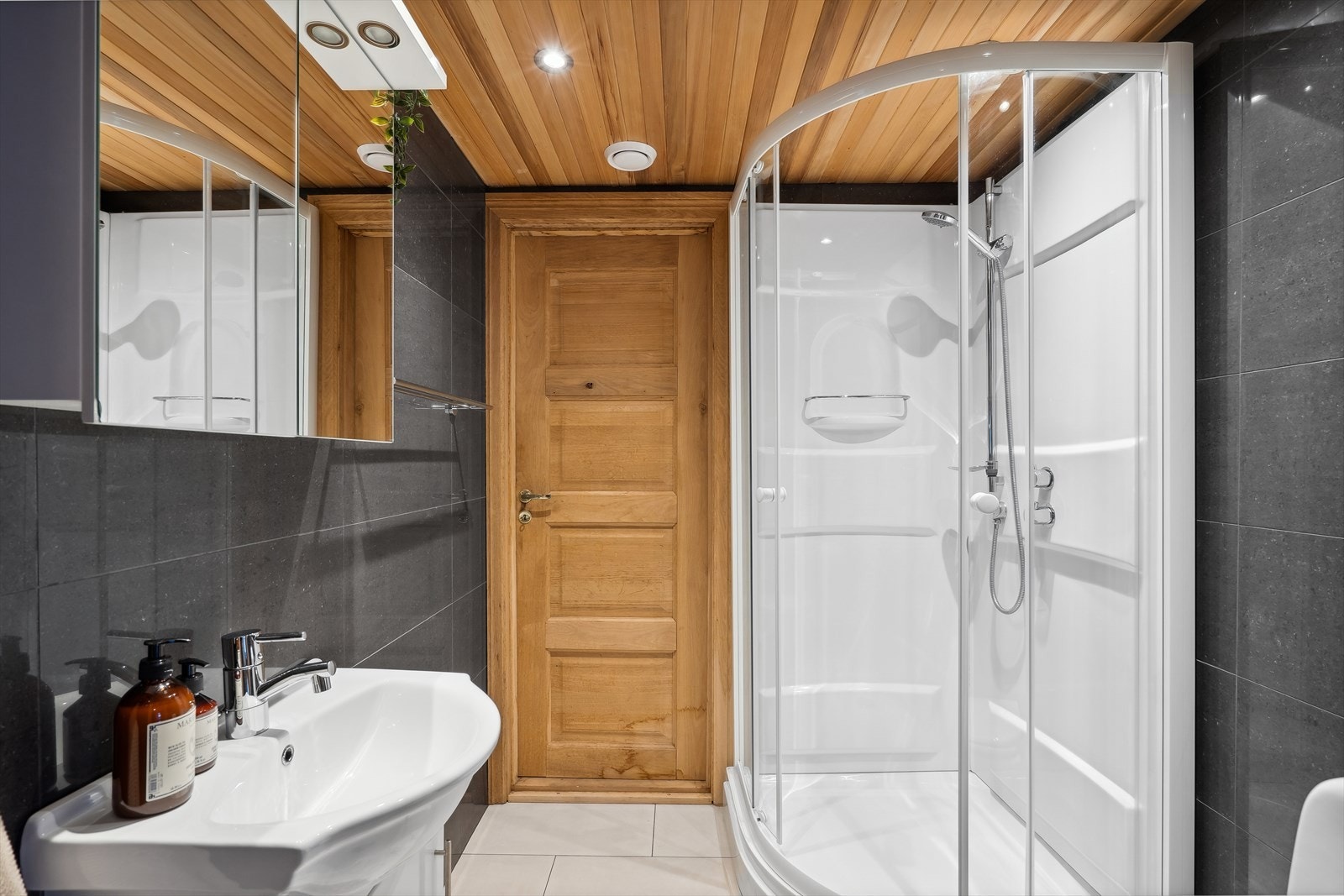 Baderom 1. etg. Galleribilde