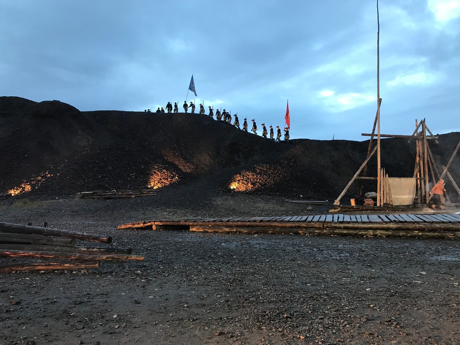 Selgers bilde - Utespelet Elden som settes opp hvert år like i nærheten av eiendommen. Galleribilde