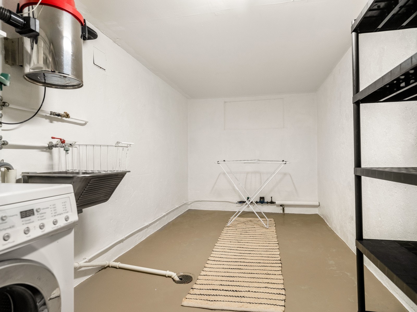 Romslig vaskerom Galleribilde