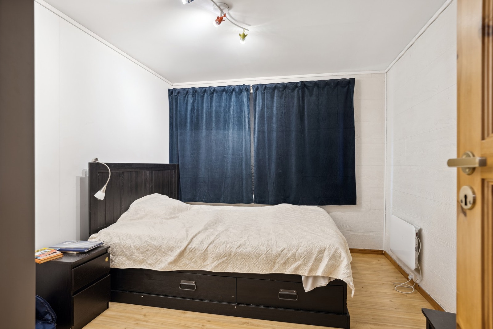 Soverom i kjeller - Vi gjør oppmerksom på at rommet er byggemeldt som bod. Kjøper overtar ansvar, risiko og konsekvens knyttet til dette Galleribilde