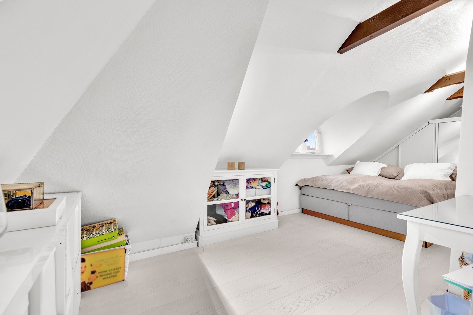 Soverom/arbeidsrom. Galleribilde