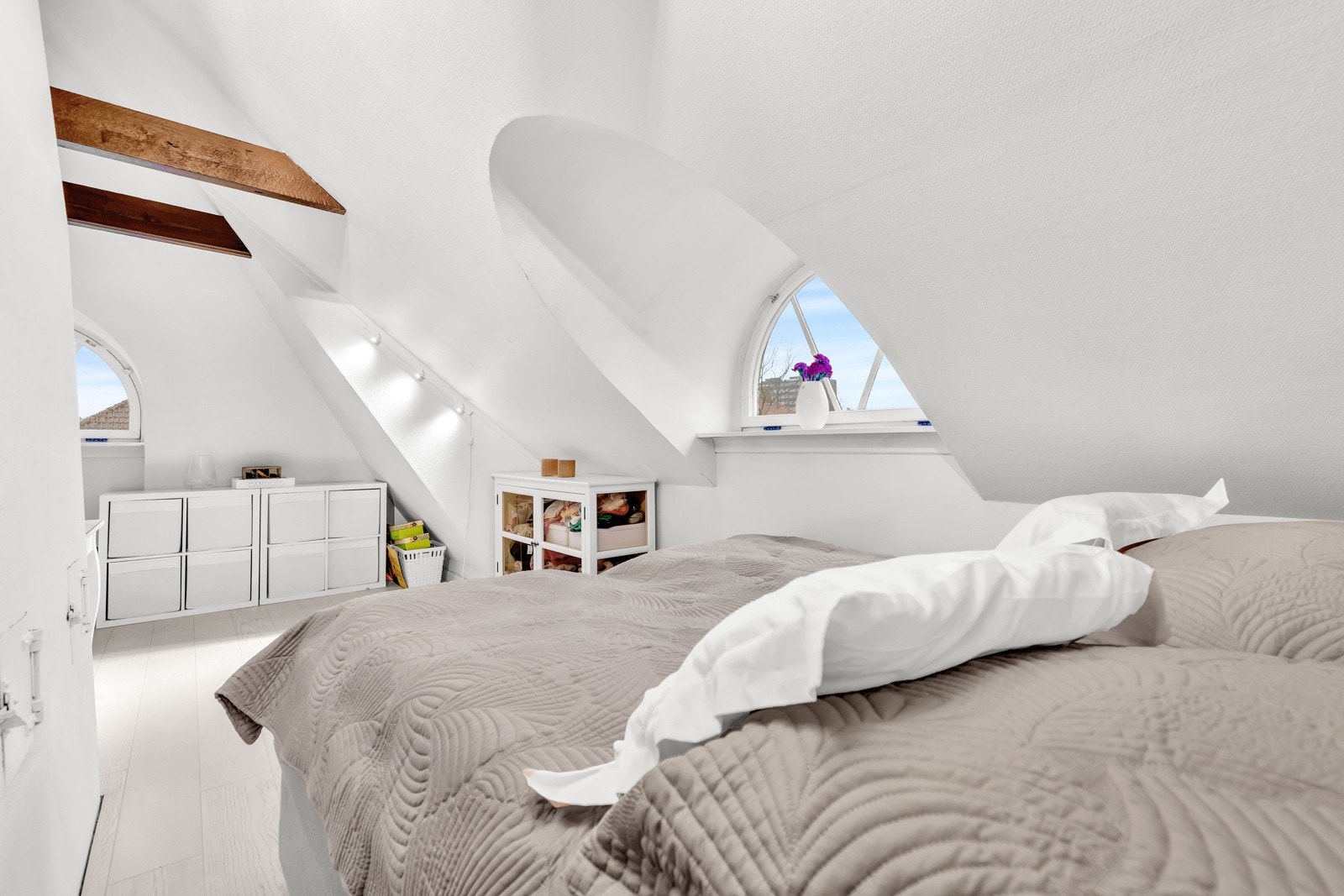 Soverom/arbeidsrom. Galleribilde