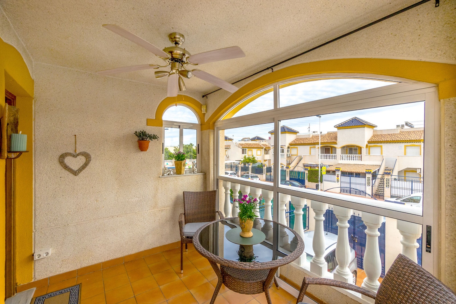 Innglasset balkong Galleribilde