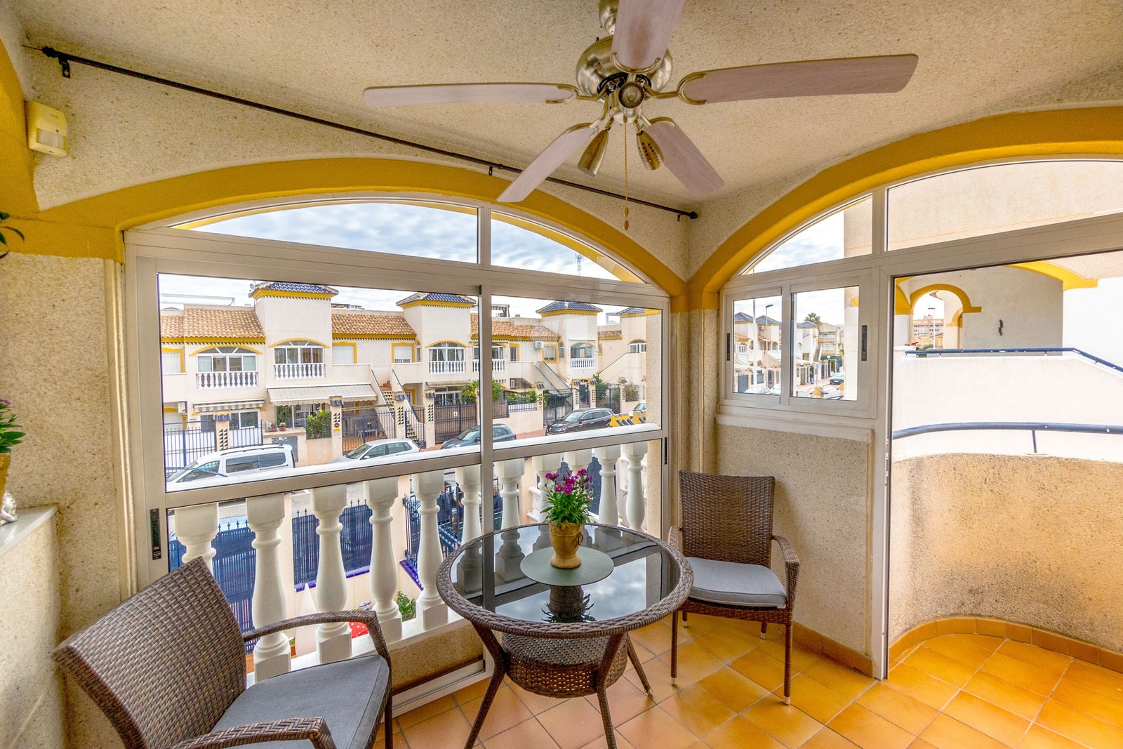 Innglasset balkong Galleribilde