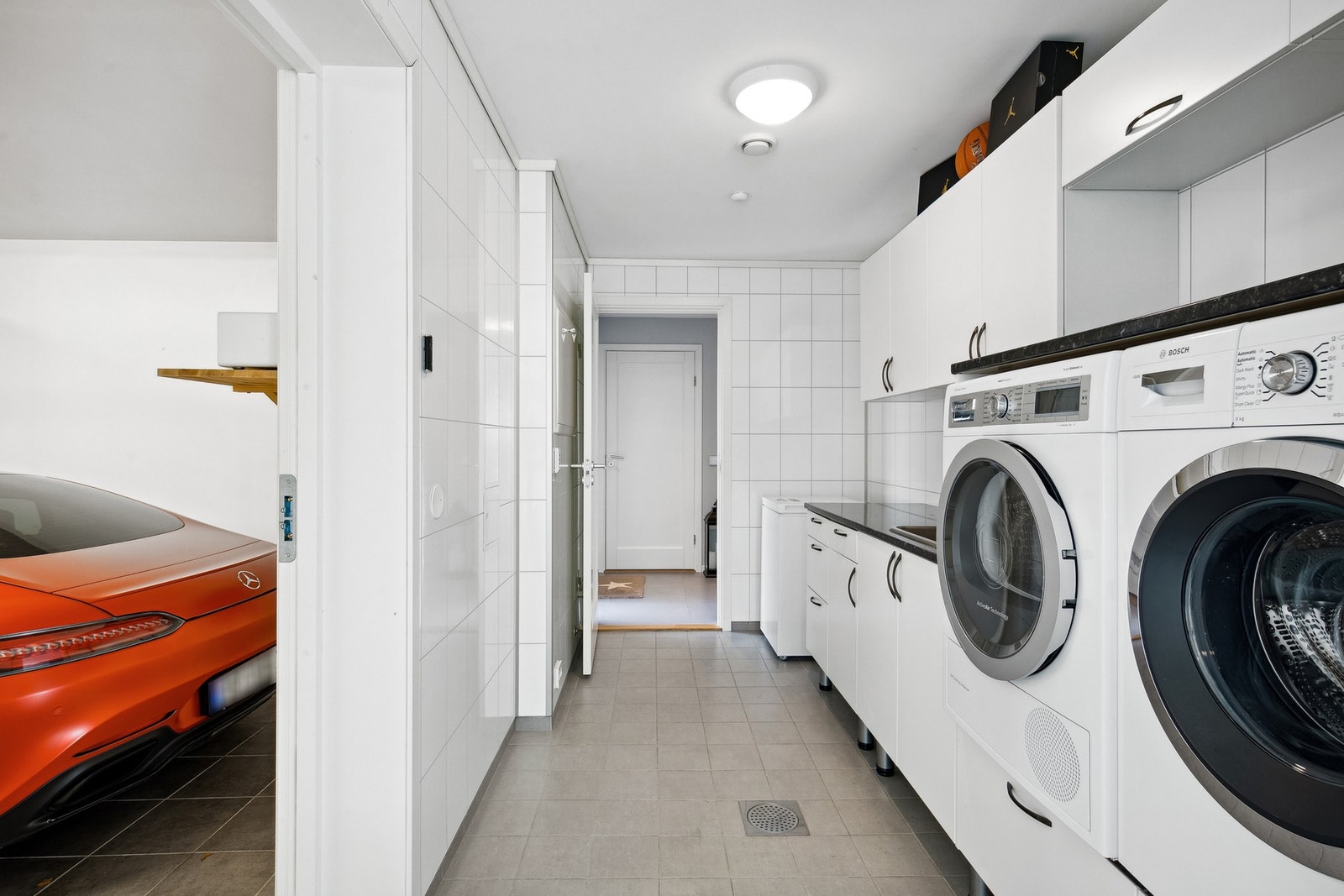 Vaskerom Galleribilde