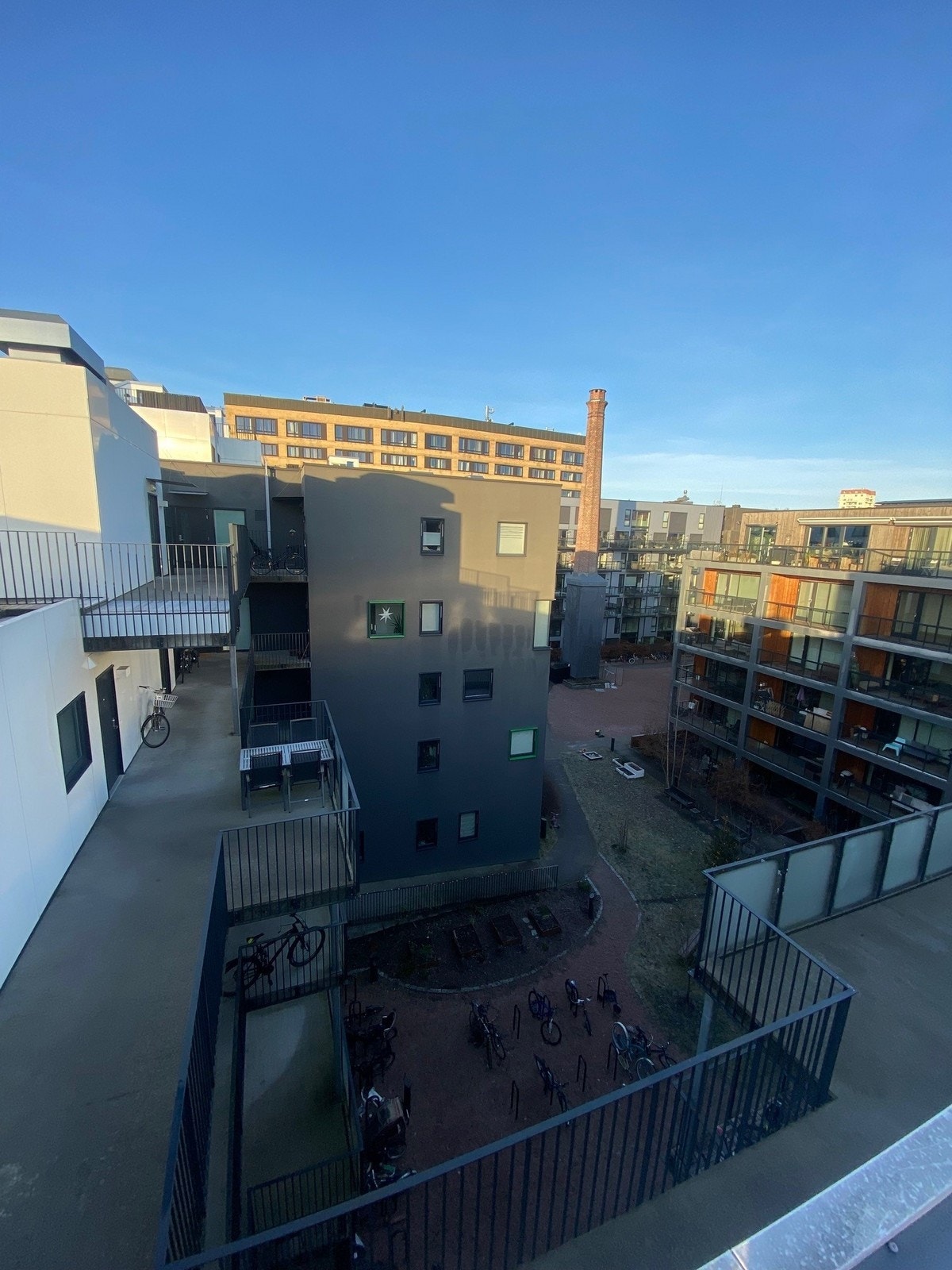 Bakgården Galleribilde