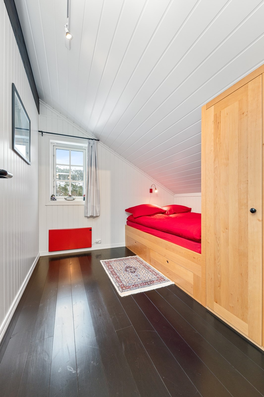 Soverom i loftsetg. Galleribilde