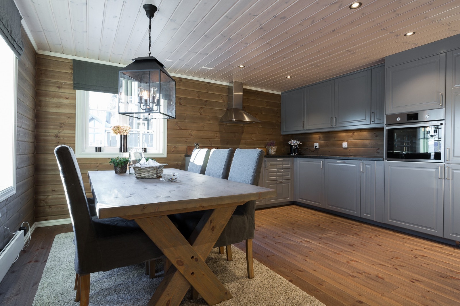 Spisestue og kjøkken Galleribilde