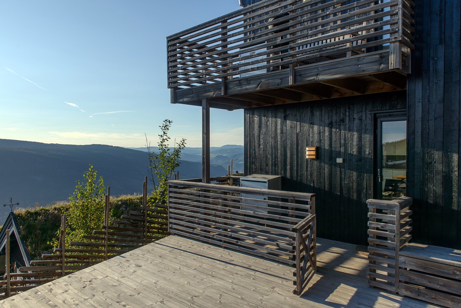 Hytta har en meget god beliggenhet i Hafjell Fjellandsby - midt i hjerte av Hafjell. Galleribilde