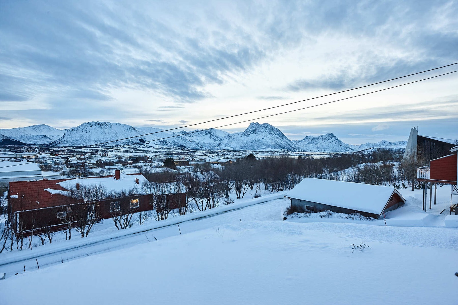 Tomten er opparbeidet og litt over 1 mål. Galleribilde
