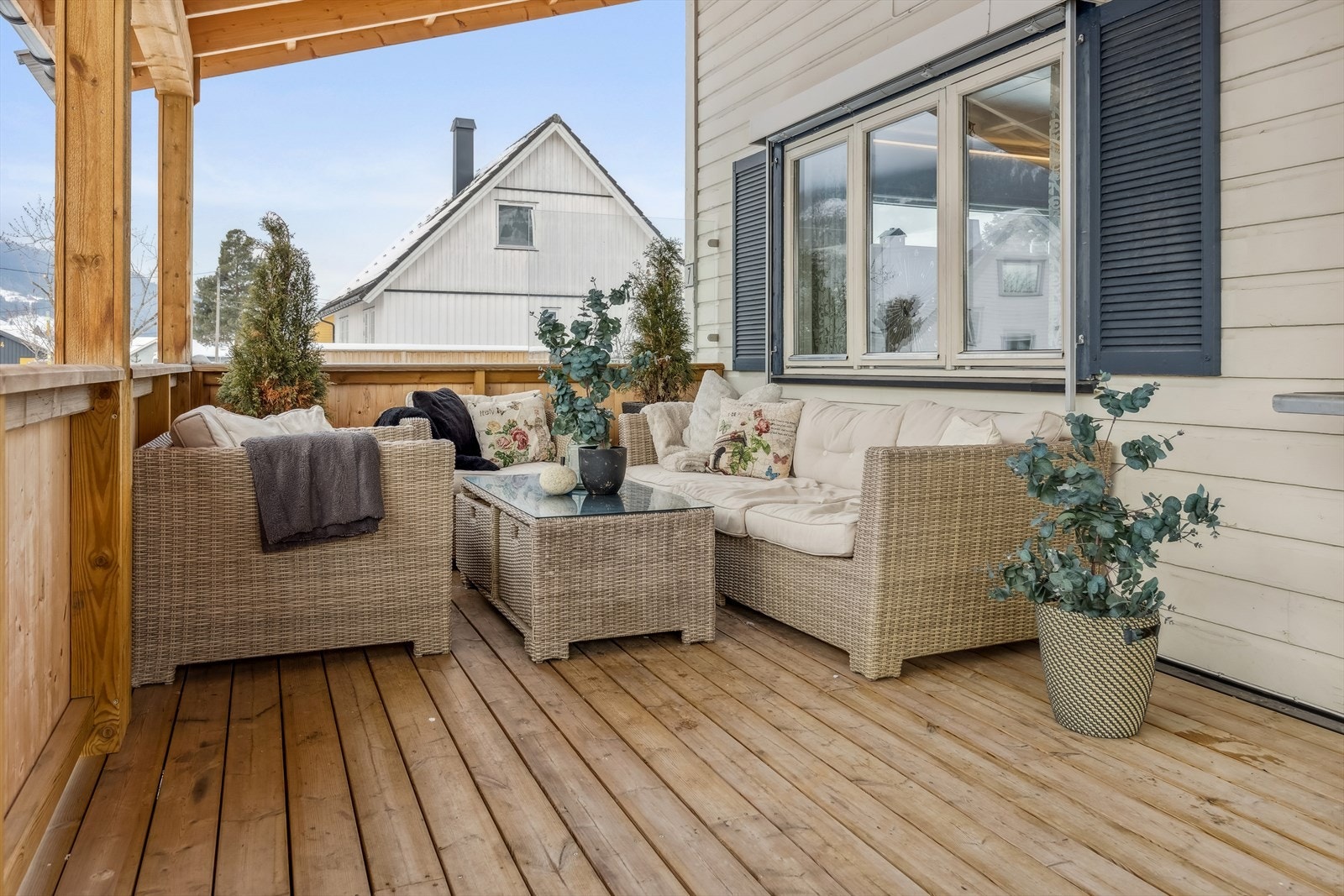 God plass til møblering på terrasse. Galleribilde
