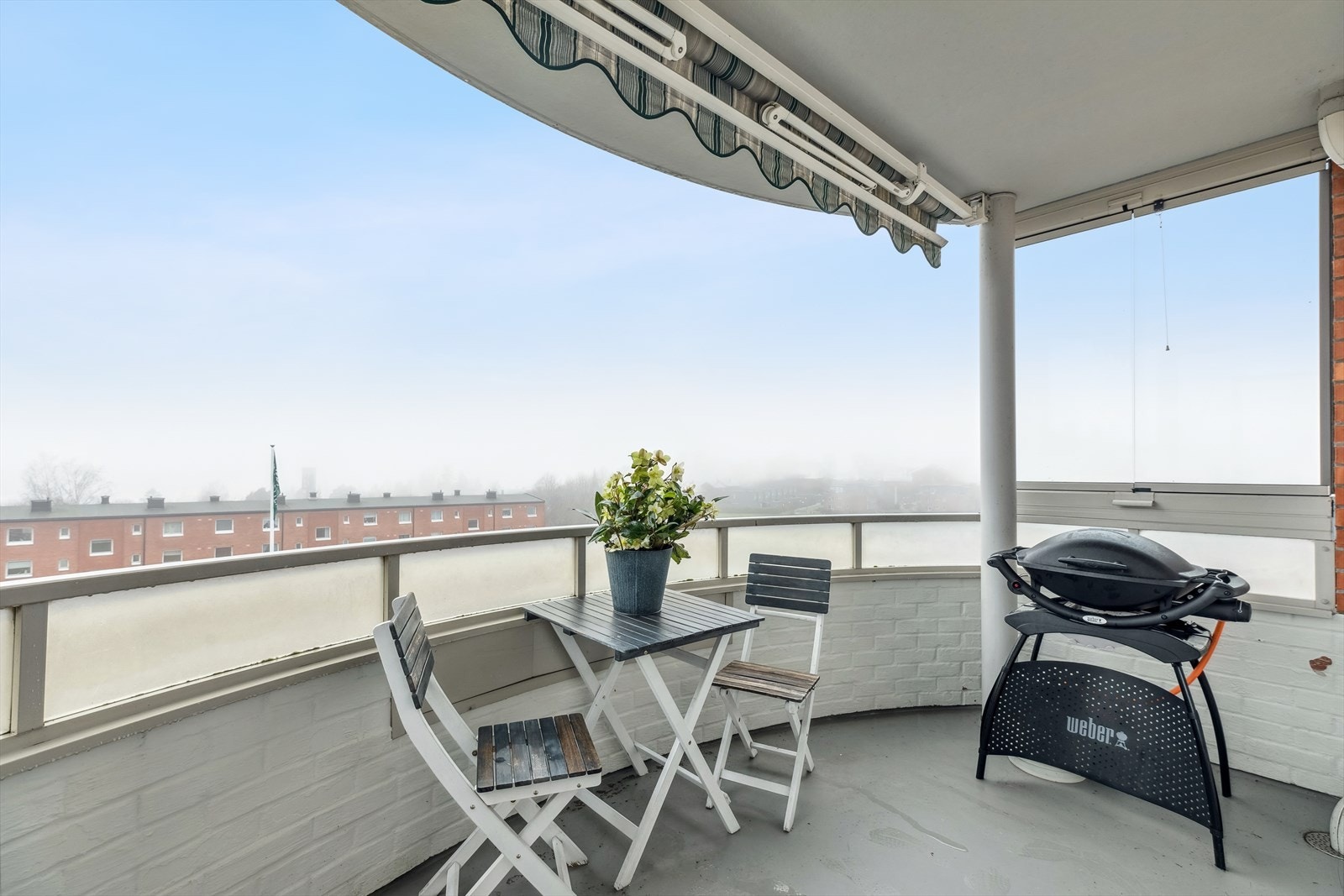 Fra stuen er det utgang til vestvendt balkong på 8 m². Galleribilde