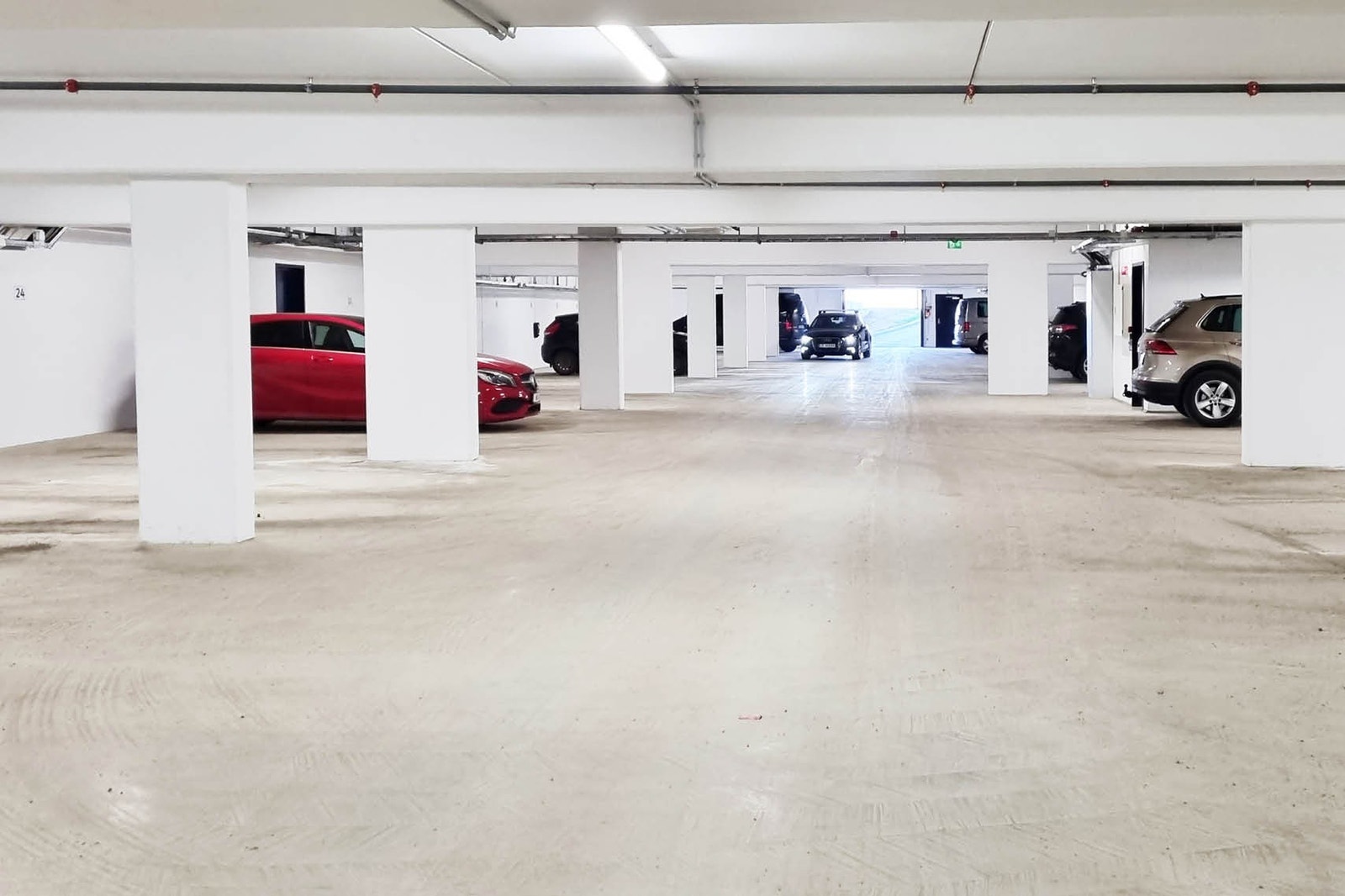 2 stk p-plasser i underjordisk p-anlegg Galleribilde