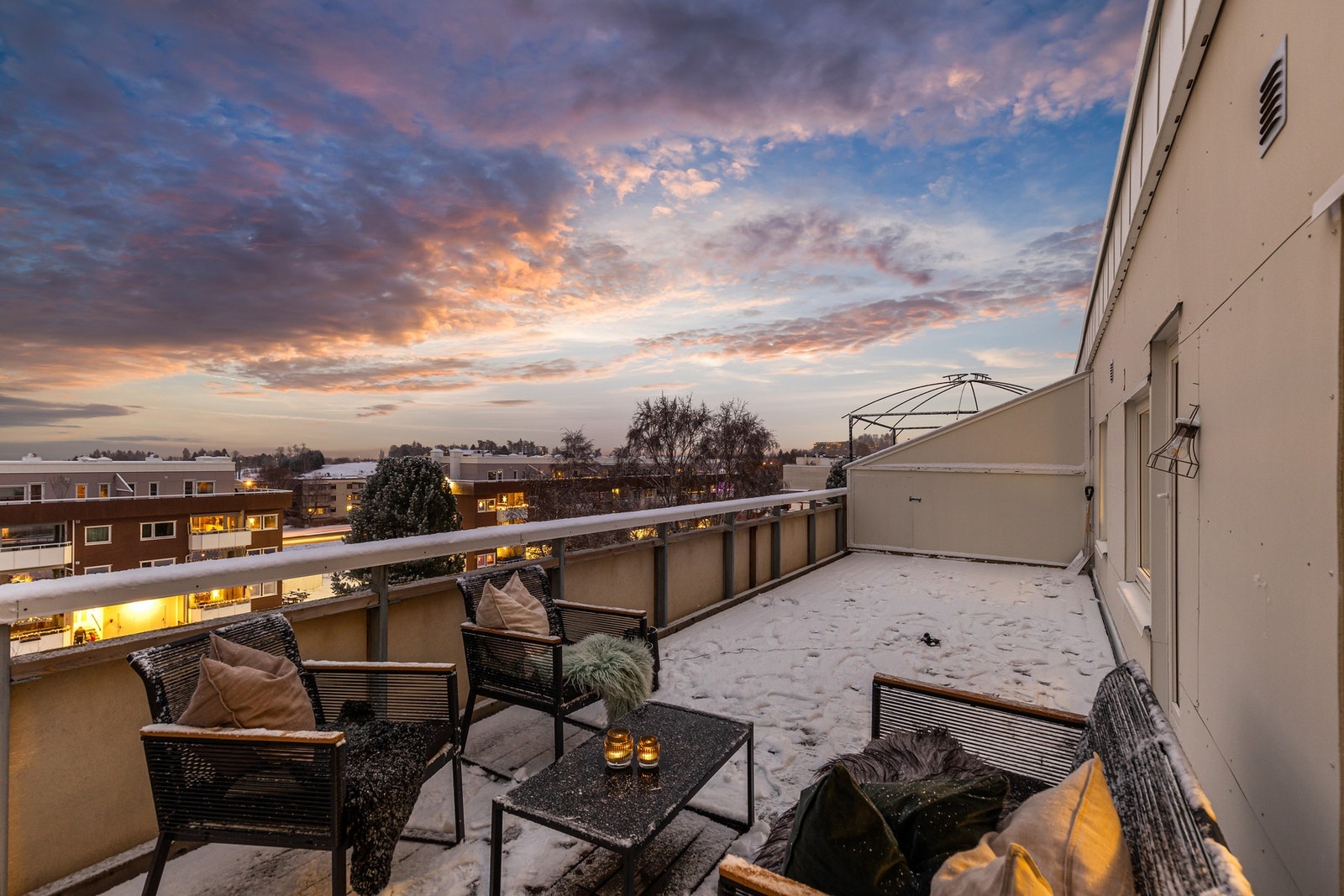 EiendomsMegler 1 v/Ivar Lindrupsen har gleden av å presentere Karolinerveien 1 A. Galleribilde