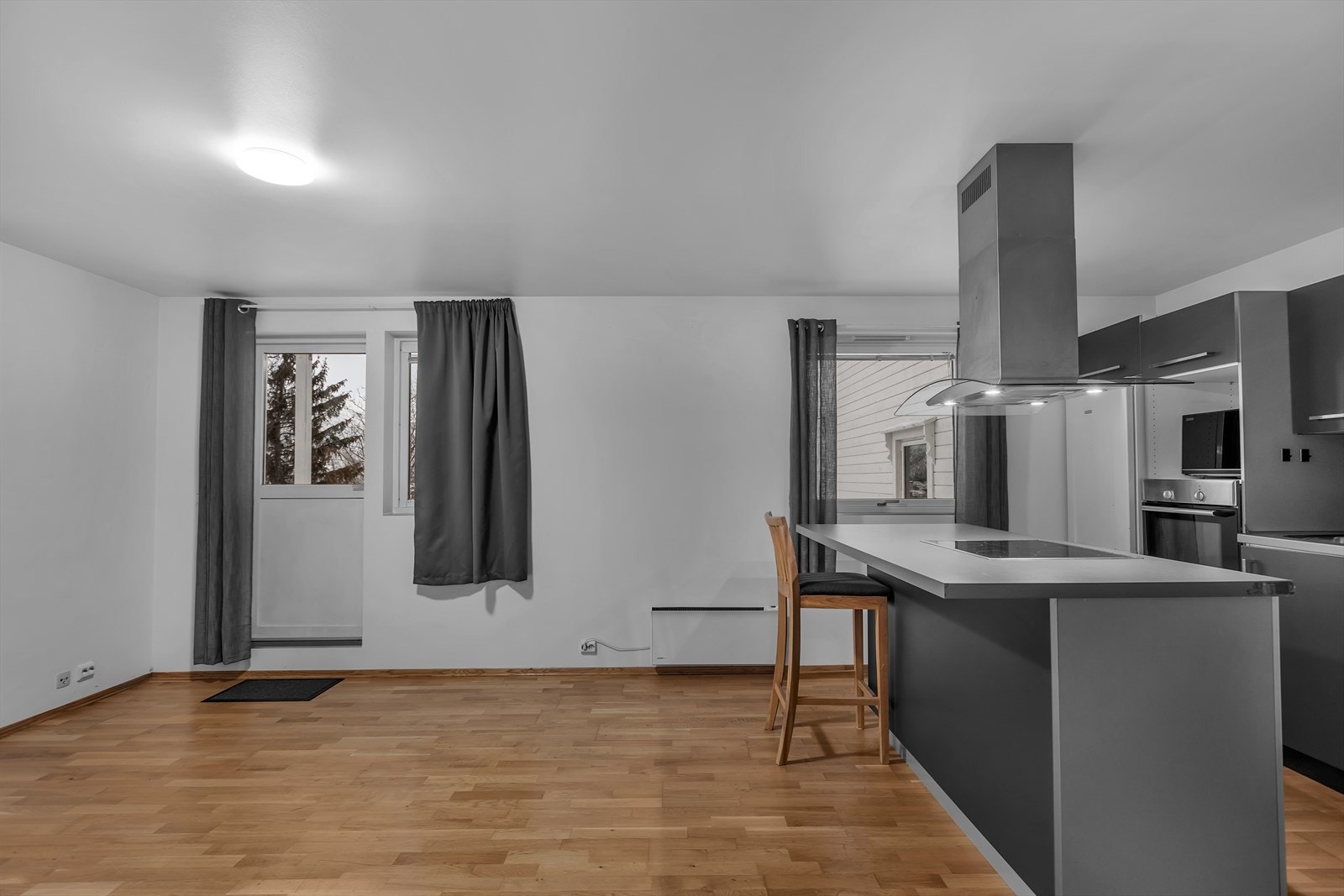 Utgang til veranda fra stuen. Galleribilde