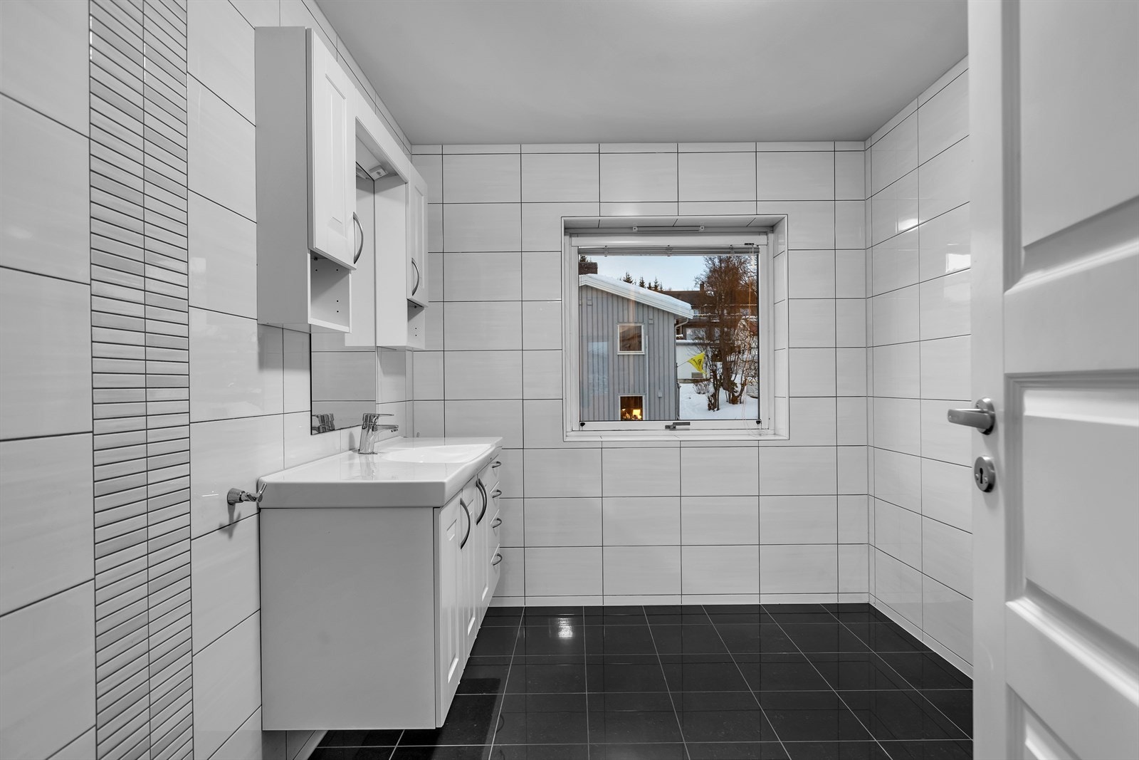 Flislagt bad. Galleribilde