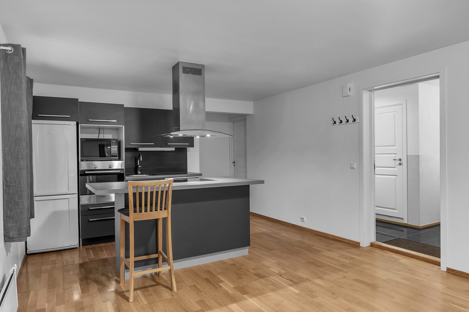 Dør til felles inngang/trapperom. Galleribilde