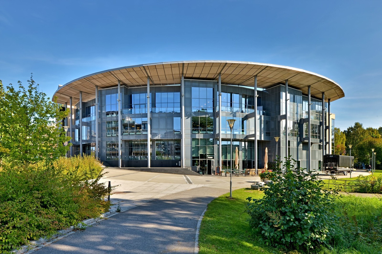 Kolben kulturhus med konsertscene, kino, kulturskole for barn, restaurant, m.m. Galleribilde