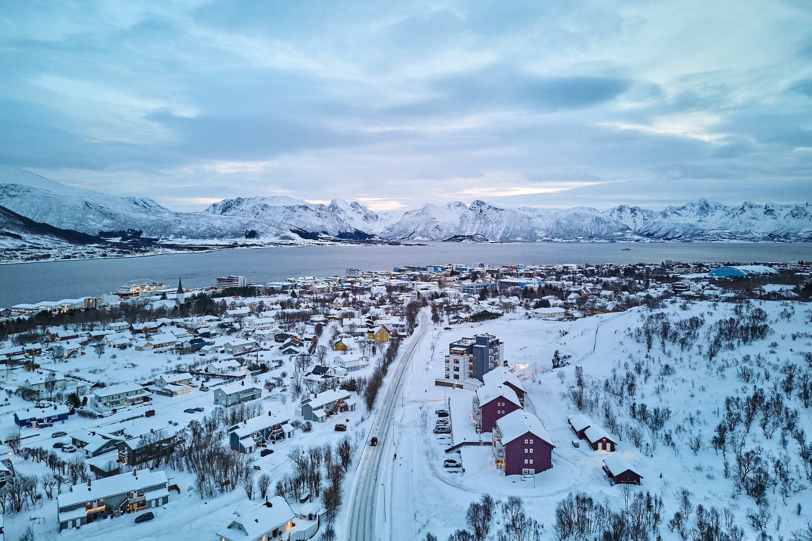 Det er ca. 1 km til Sortland sentrum. Galleribilde