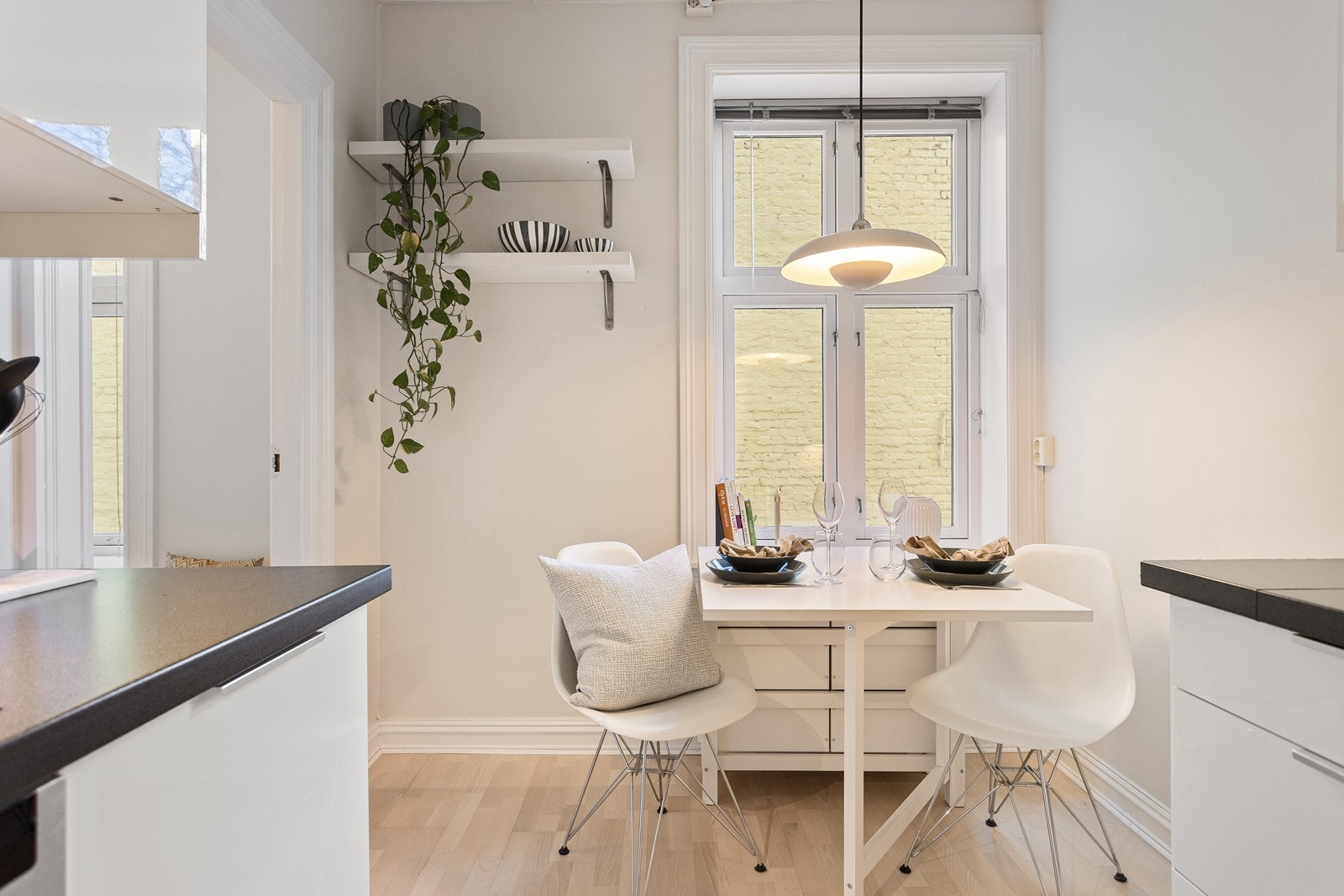 Hyggelig spisekrok på kjøkkenet. Galleribilde