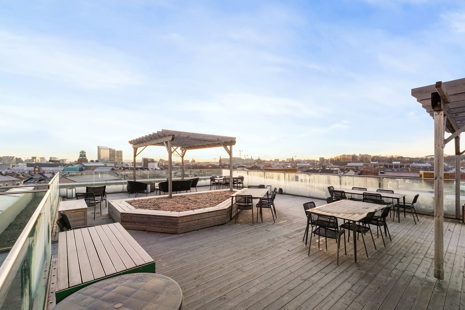 Stor, felles takterrasse med 360 graders panoramautsikt. Galleribilde