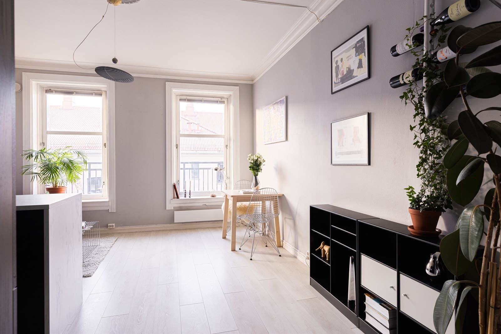 En lys og innbydende 2-roms leilighet med meget attraktiv, sentral beliggenhet på Majorstuen. Galleribilde