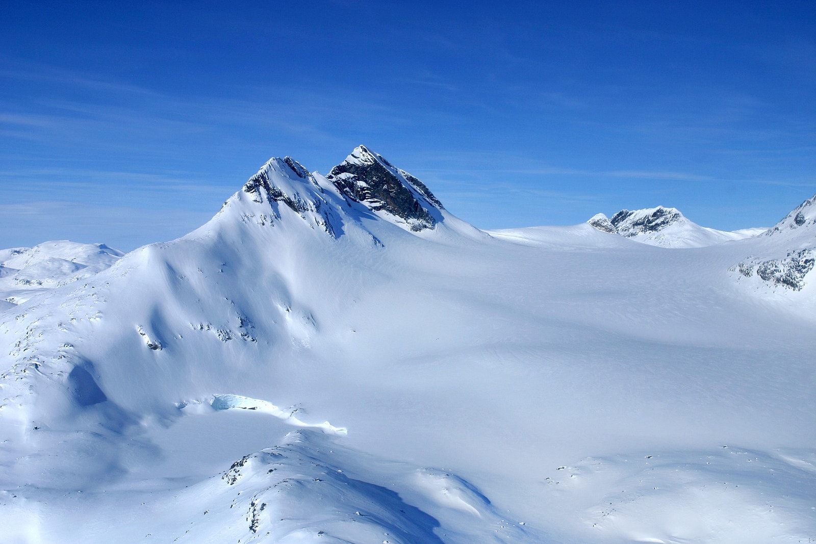 Ta en topptur til Uranostind, 2157 moh Galleribilde