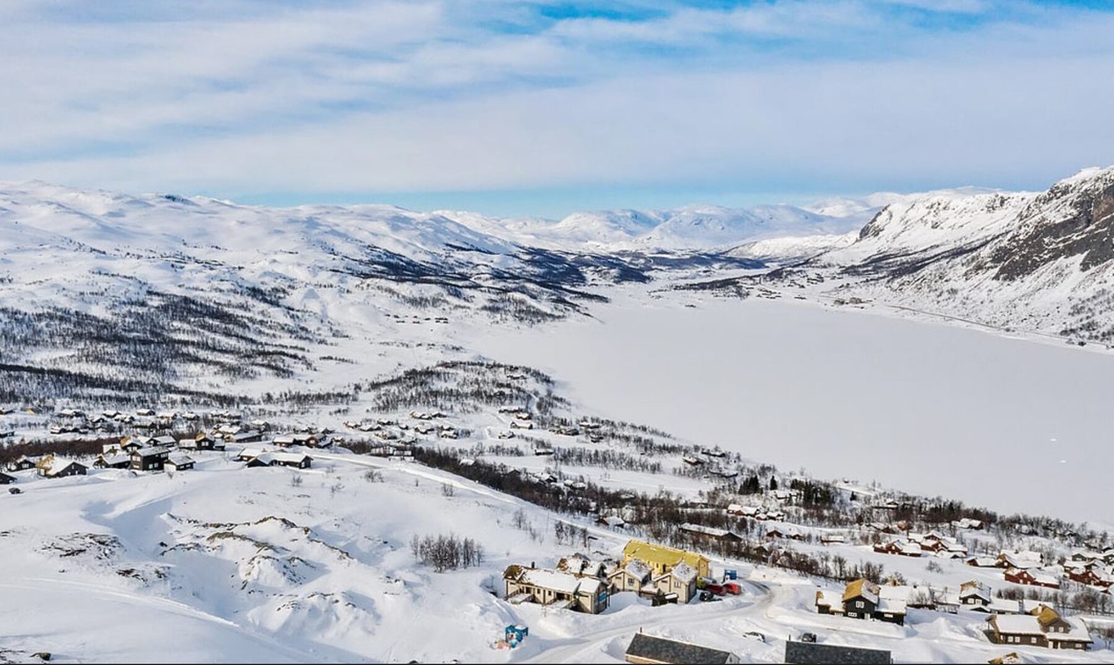 Dronefoto over tomteområdet (fra 2019) Galleribilde