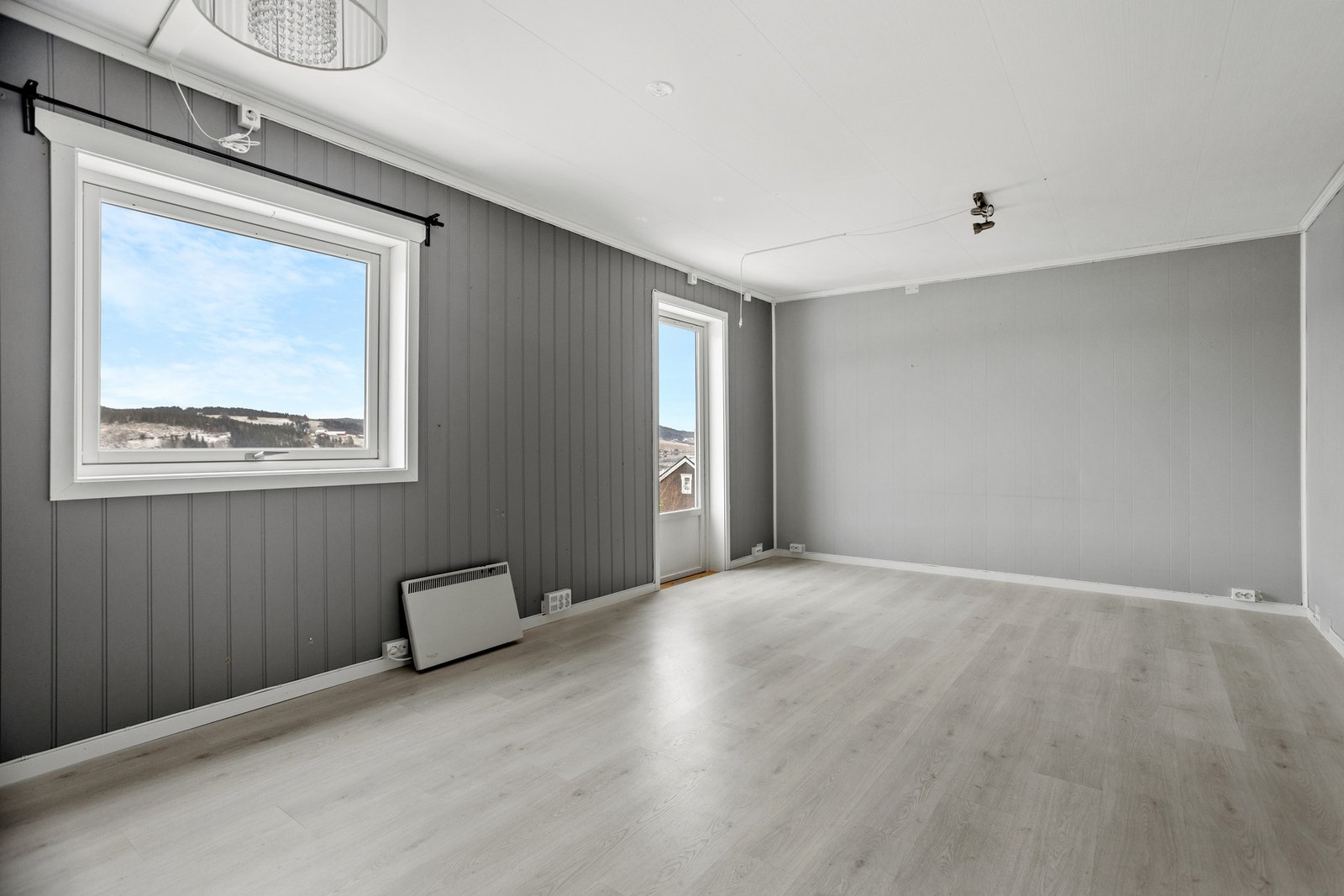 Oppvarming fra vedfyring og elektrisitet Galleribilde