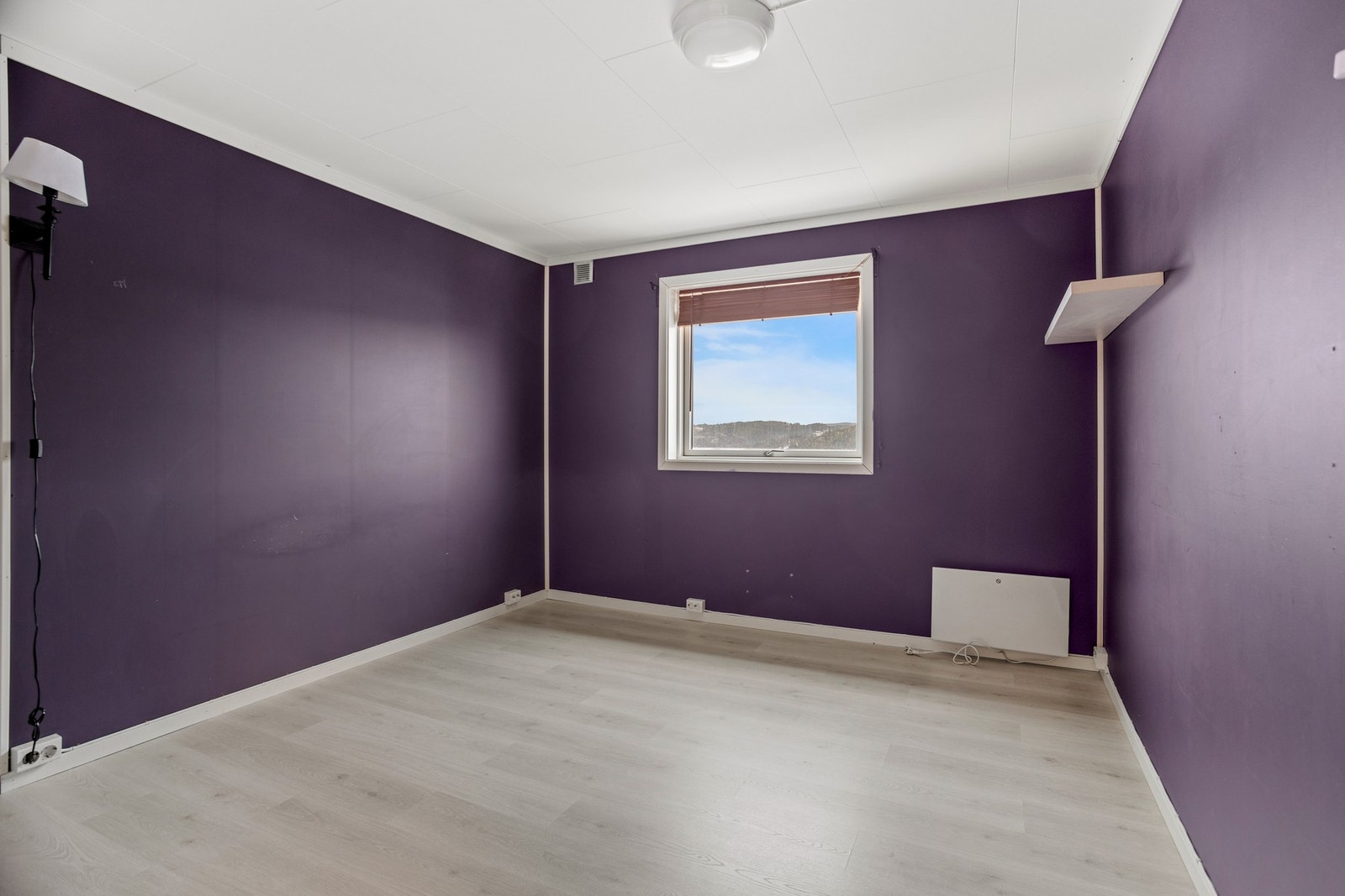 Soverom - ca 13 kvm Overflateoppusset i 2021! Galleribilde