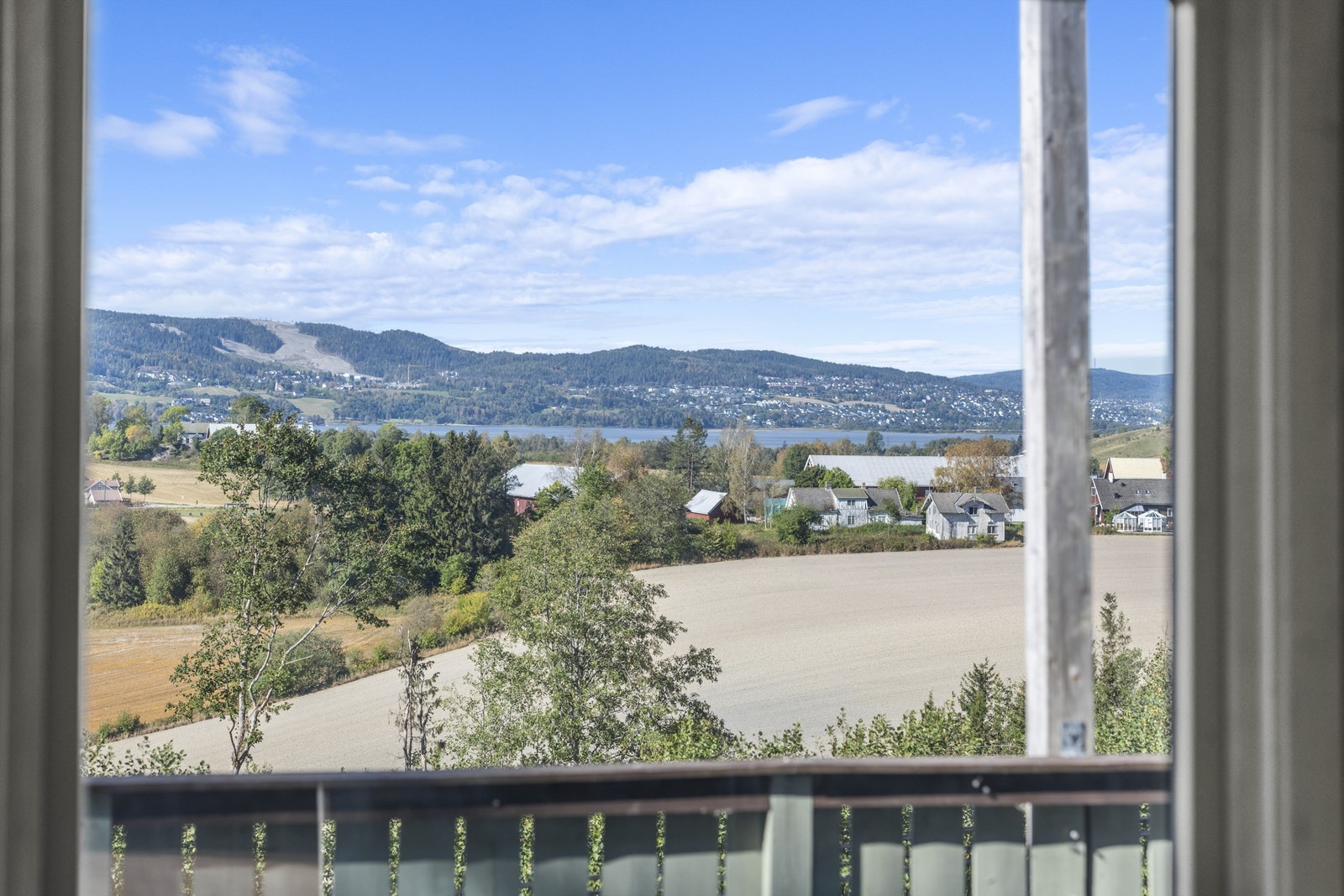 Utsikt fra oppholdsrom Galleribilde