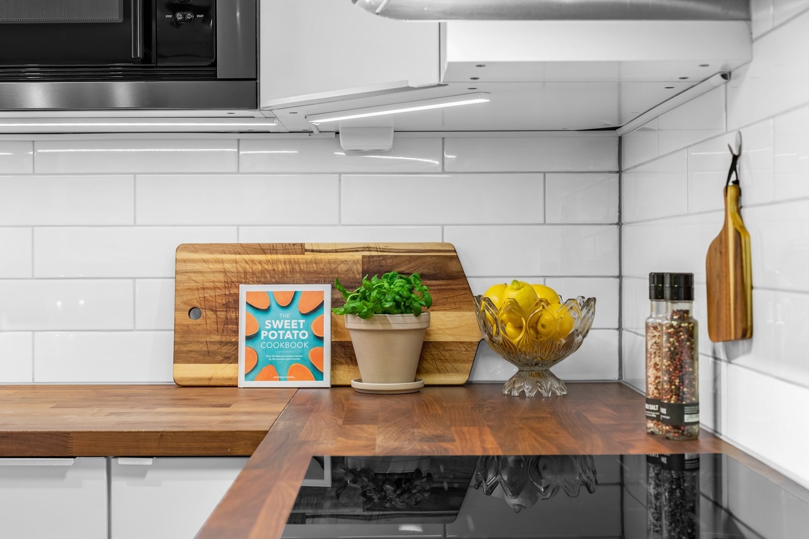 Her er det hyggelig å tilbrede dagens måltider og samtidig holde gjestene med selskap! Galleribilde