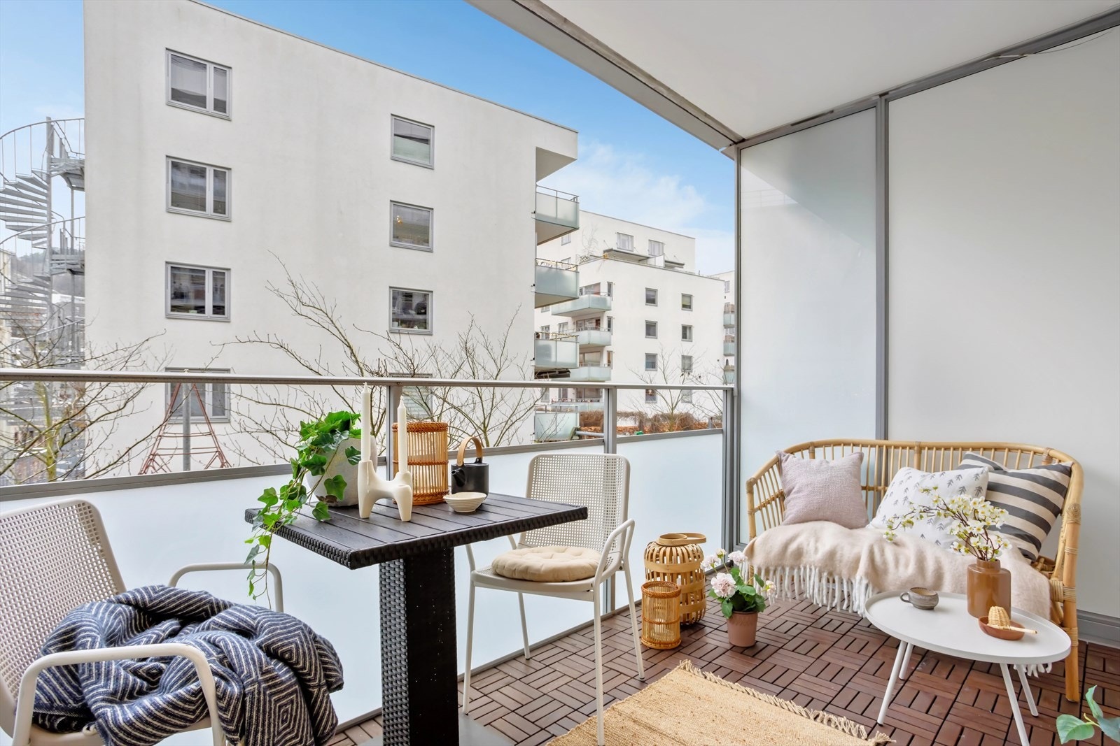 Balkongen er på hele 10kvm, og vender mot sørøst. Galleribilde