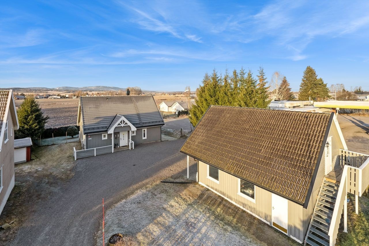 Innholdsrik familiebolig og dobbelgarasje Galleribilde