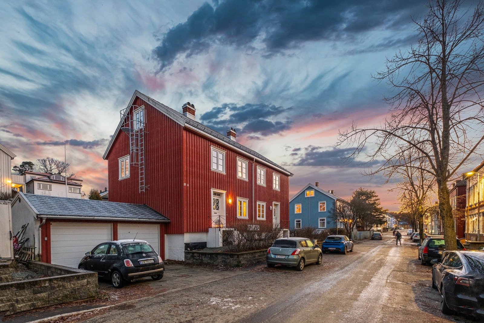 Leiligheten ligger fint til godt over bakkenivå uten innsyn Galleribilde
