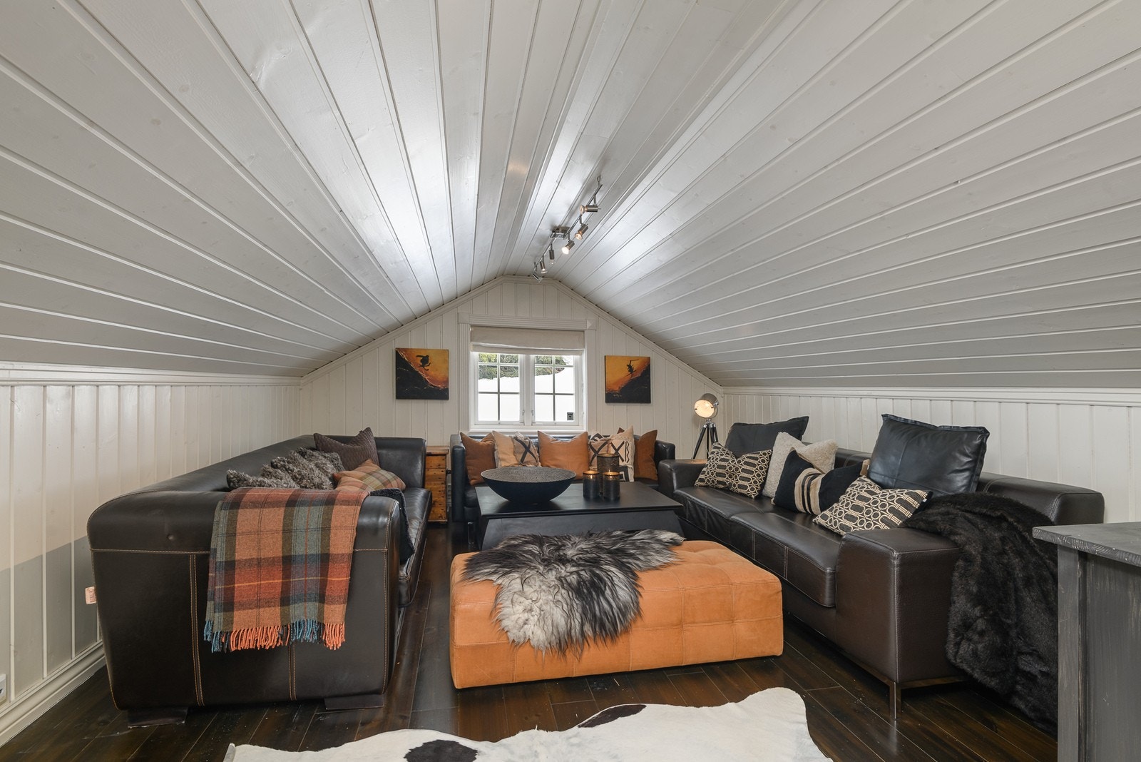 Koselig loftstue på hemsen. Galleribilde