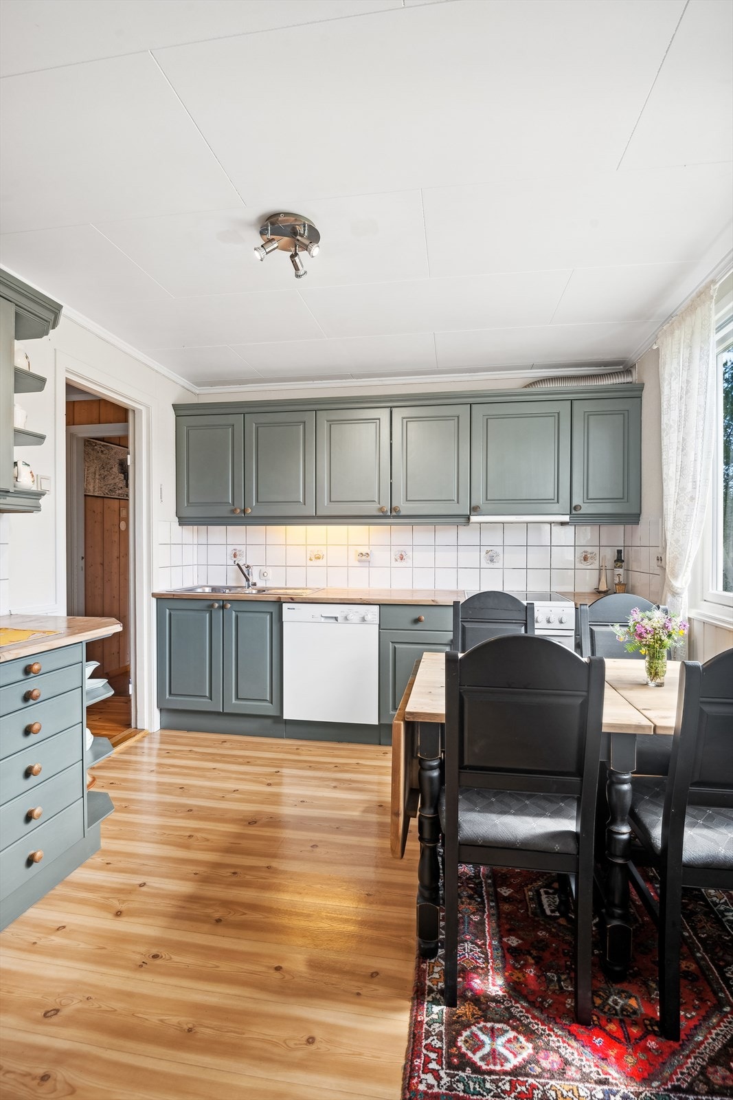 Her også med plass til spisegruppe om ønskelig. Galleribilde