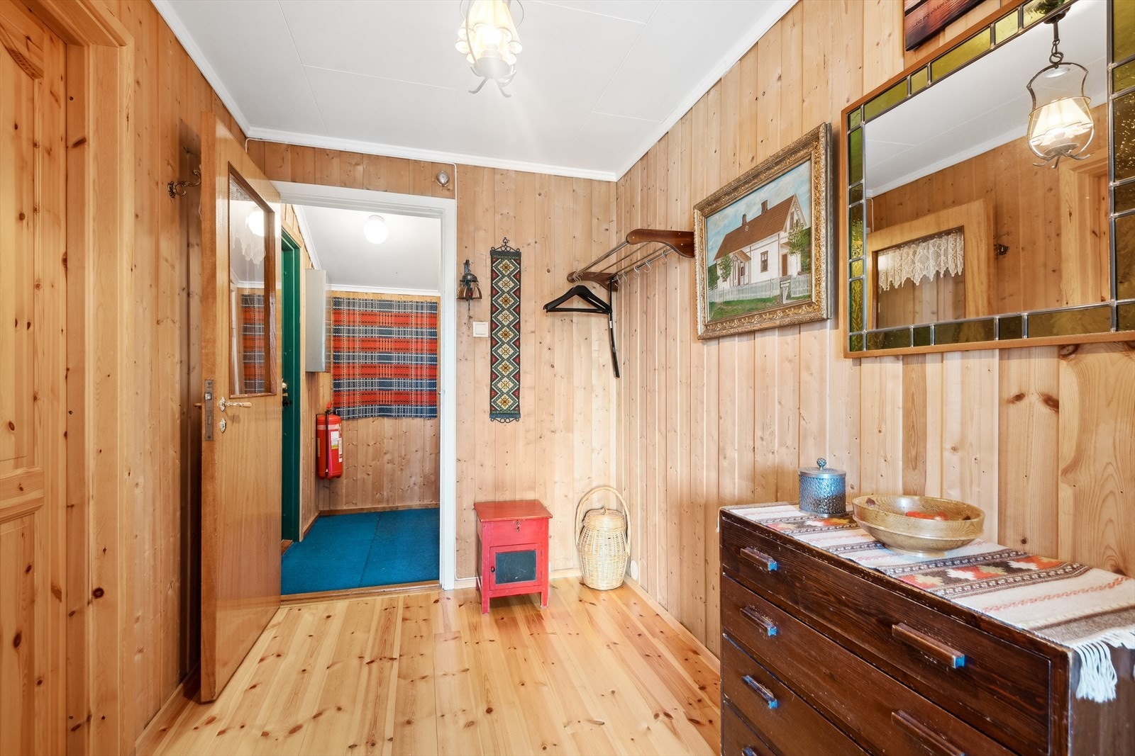 Gang mot boligens entré. Galleribilde