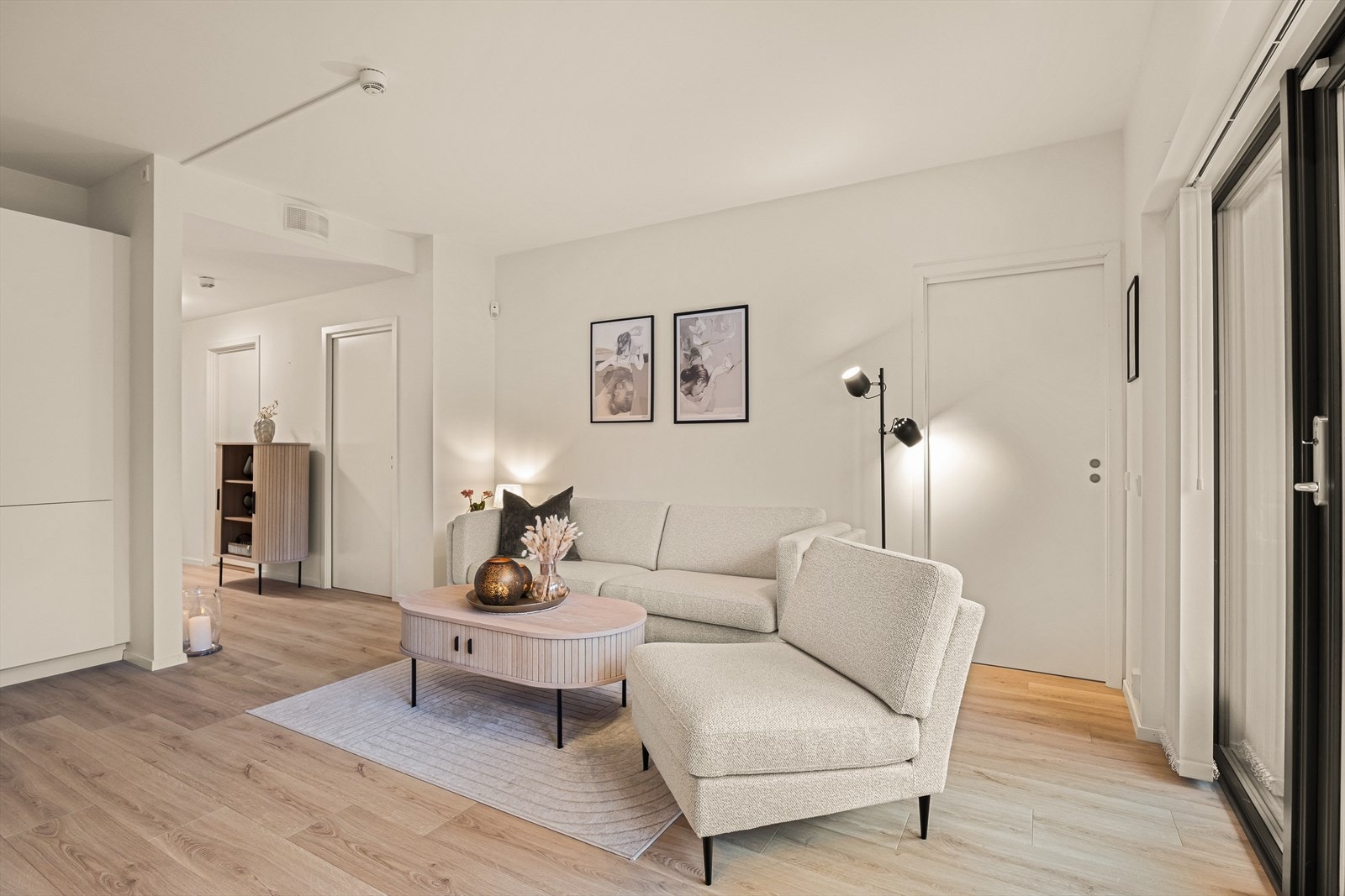 Leiligheten har varmepumpe og balansert ventilasjon som sørger for jevn temperatur og et godt inneklima. Galleribilde