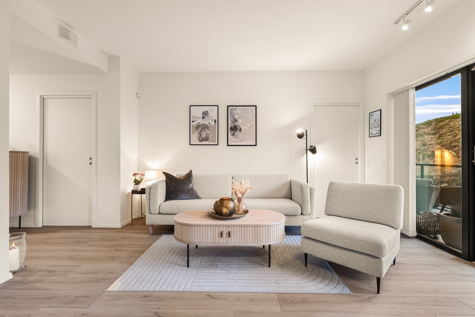 Lys og innbydende 3-roms selveierleilighet oppført i 2023. Galleribilde