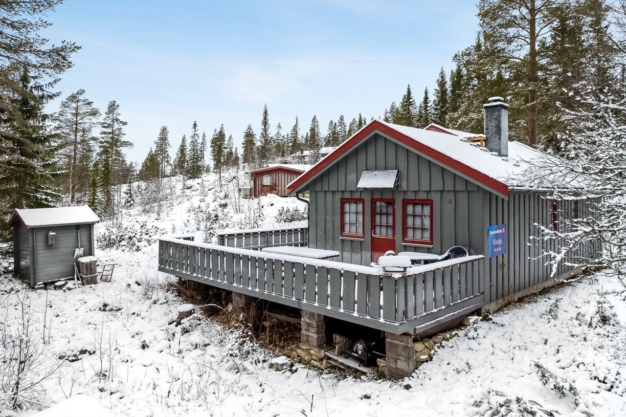 Romslig terrasse med plass til utemøblement. Galleribilde