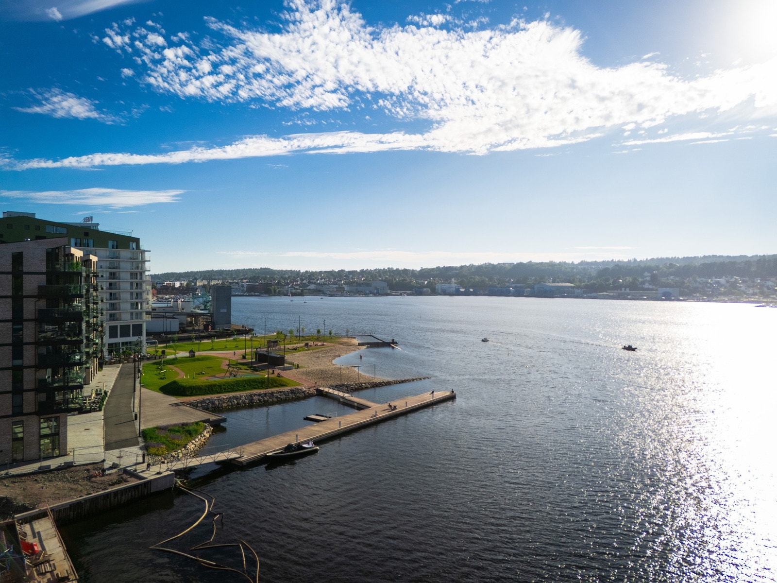 Hotel Riviera med Rabben, byens nye bystrand Galleribilde