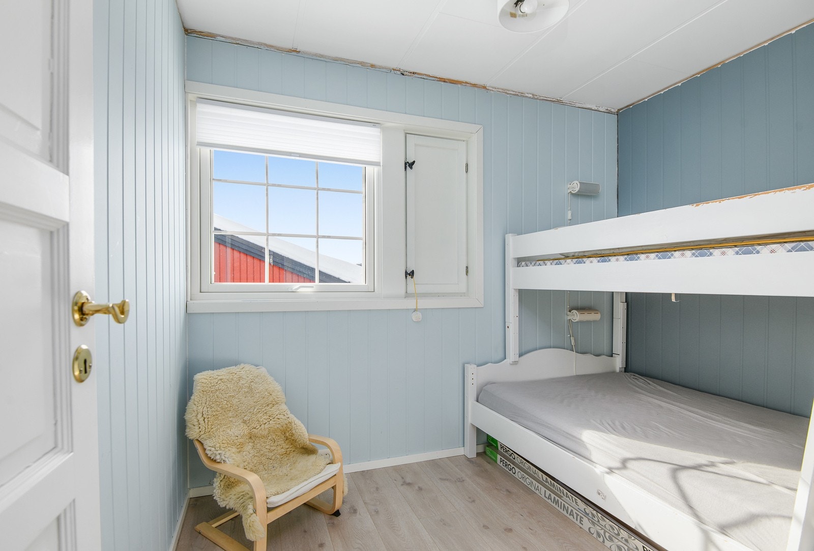Begge soverommene har plass til seng med tilhørende møblement. Galleribilde