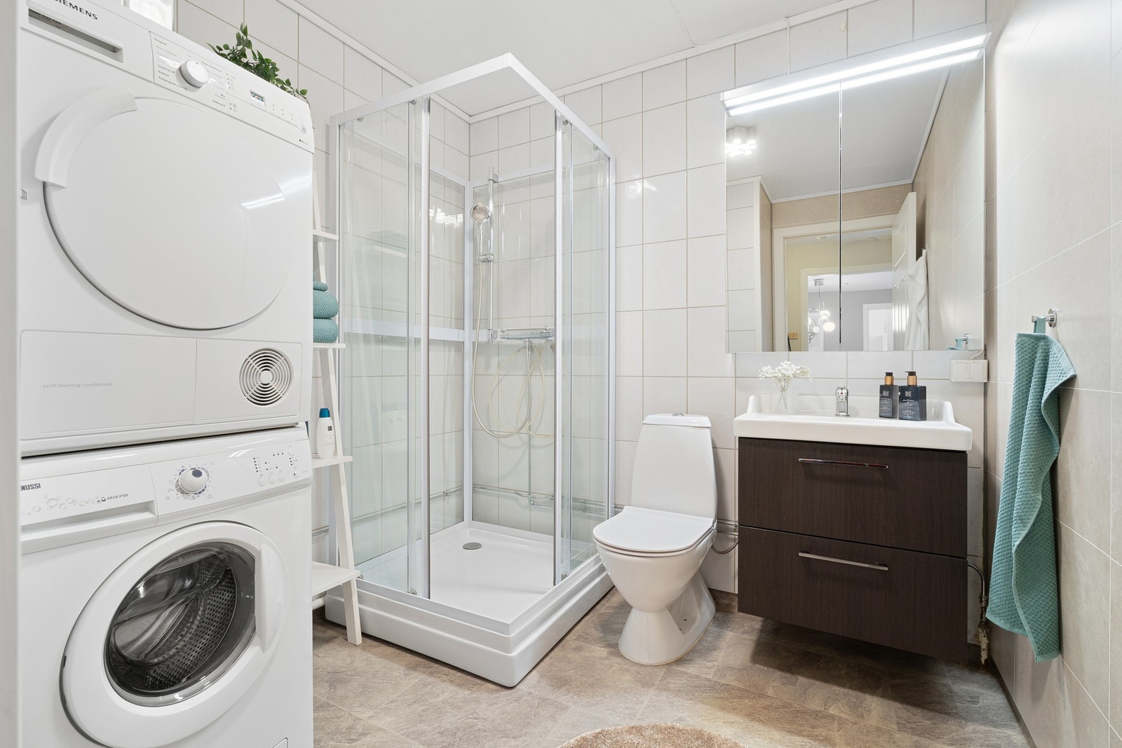 Lyst baderom på 5,3 kvm. Galleribilde