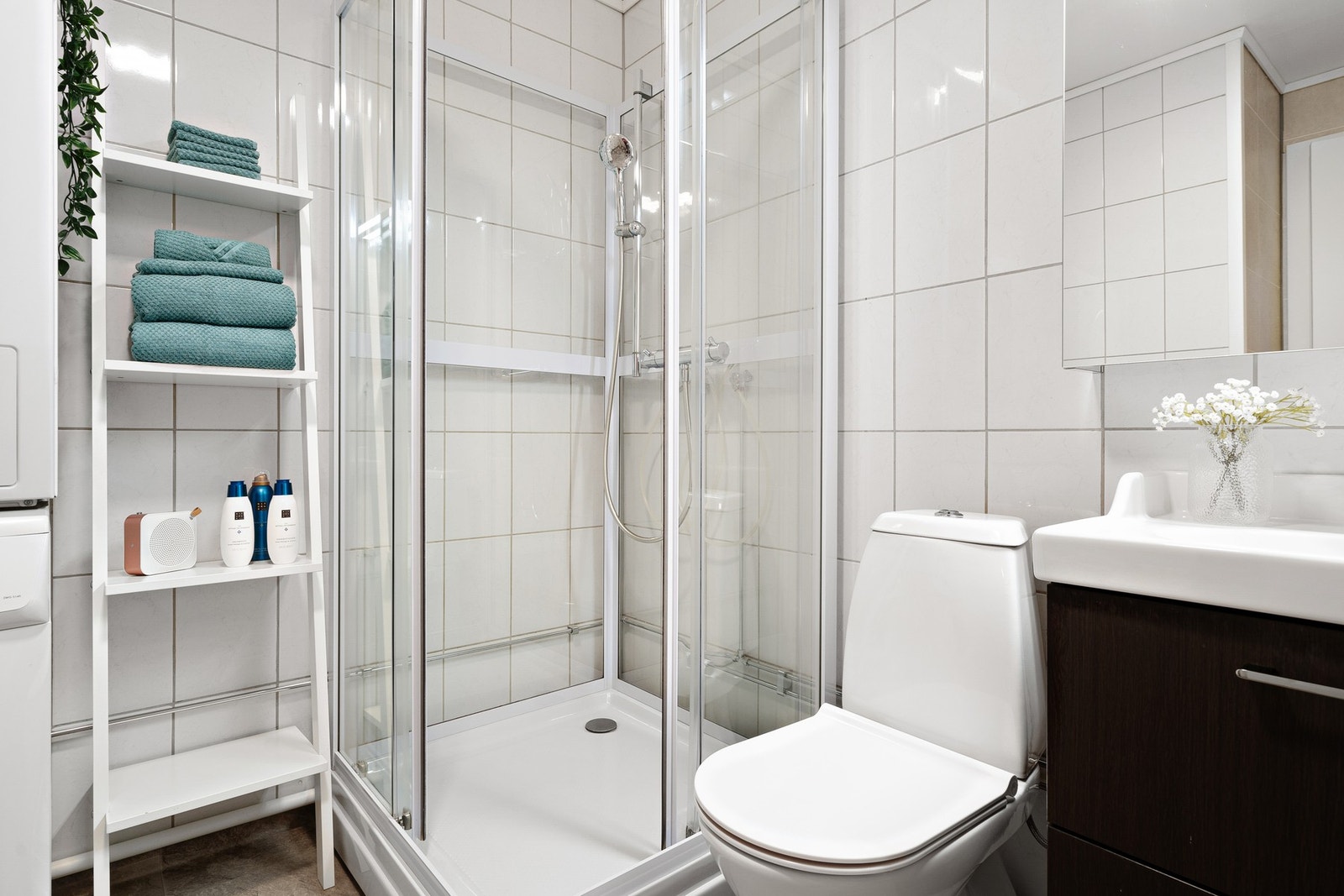 Flislagt gulv, med panelovn som varmekilde. Galleribilde