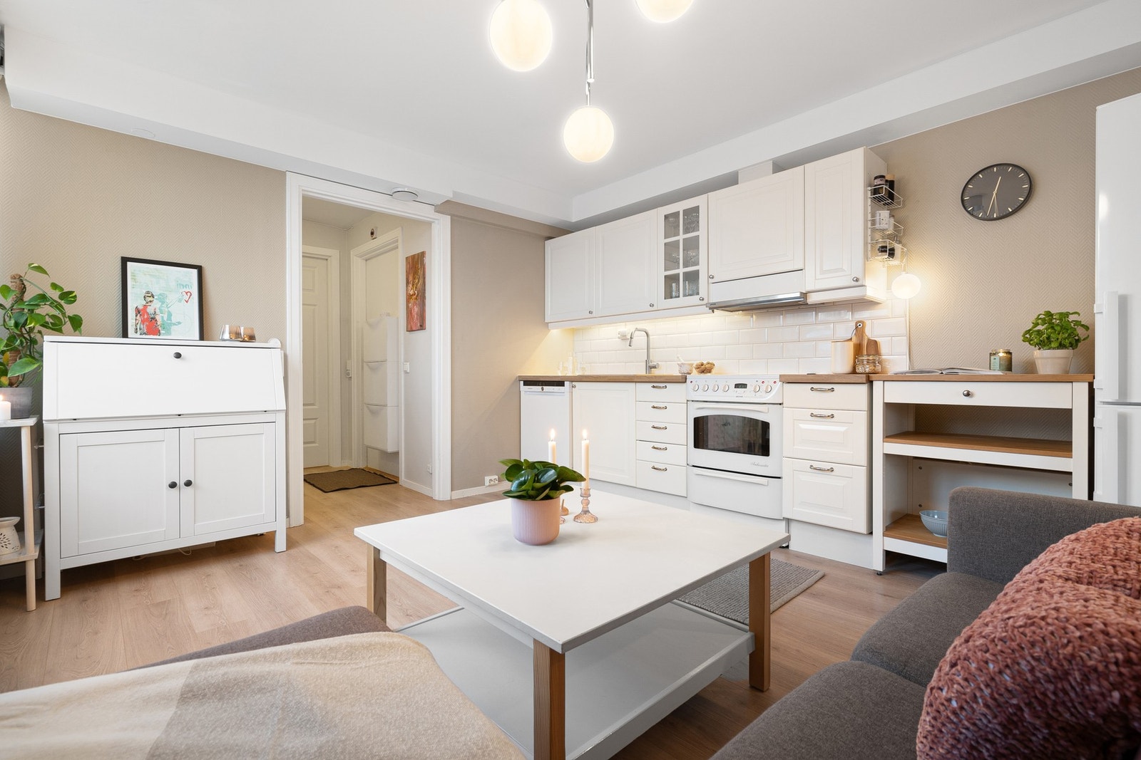 Leiligheten er lys og lett å innrede. Galleribilde